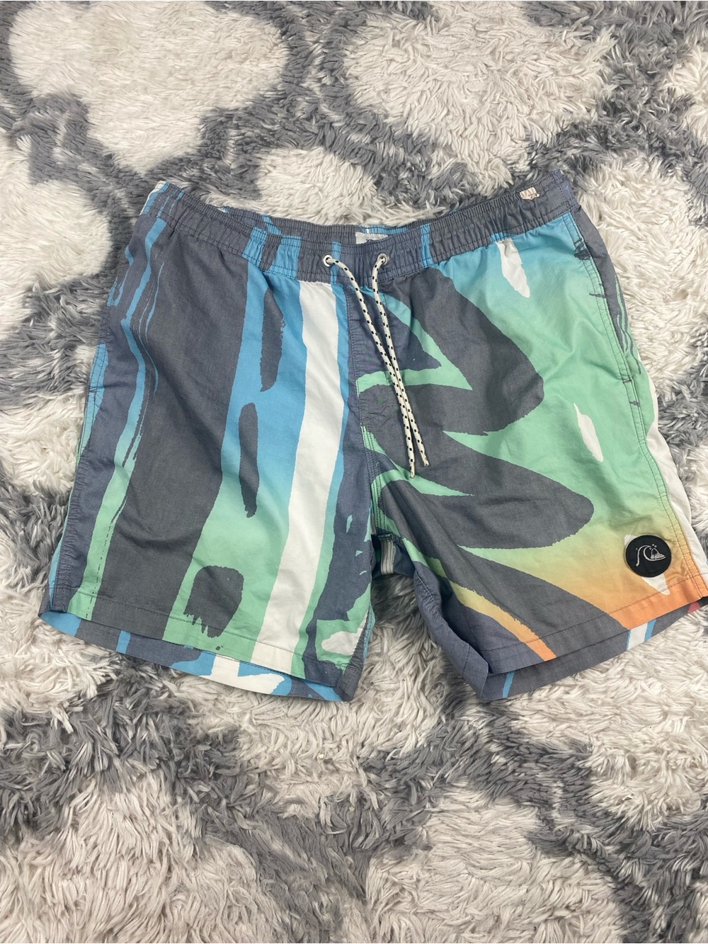 Quicksilver vintage board Swimming shorts Mens Size M Multicolor